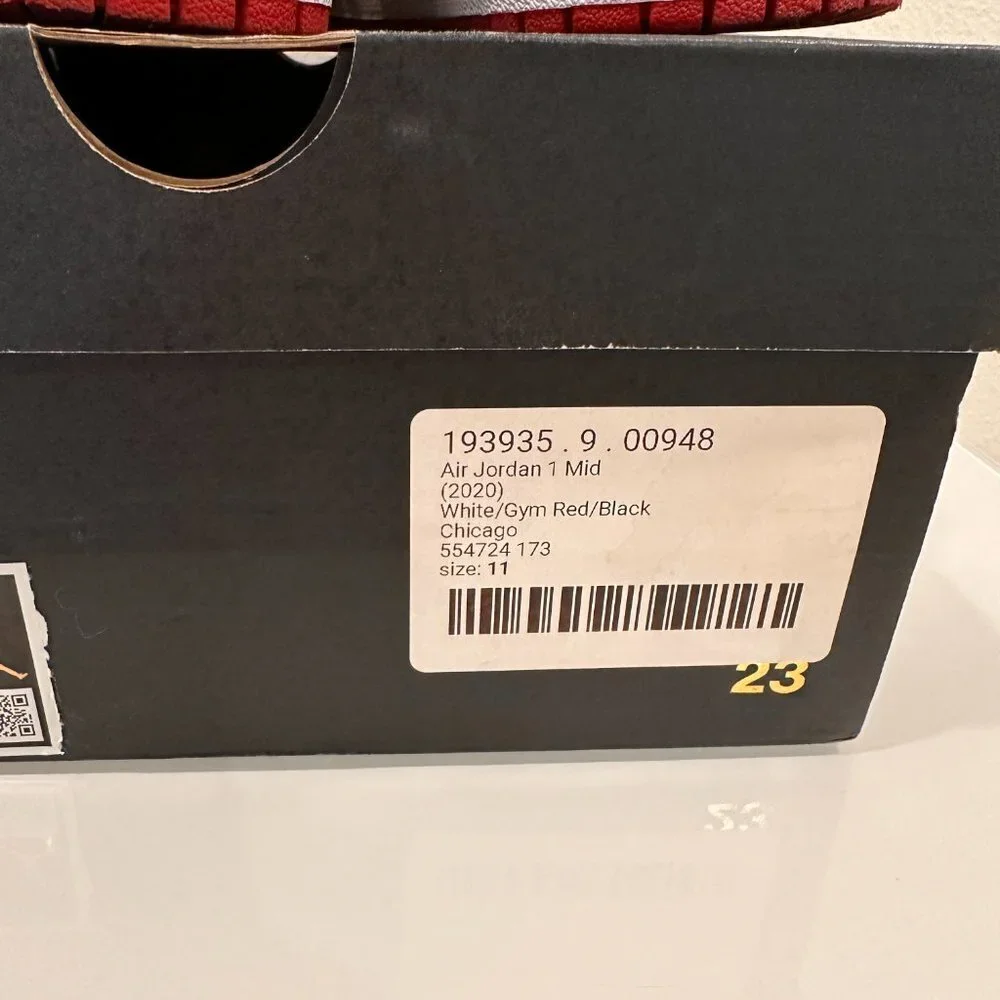 AIR JORDAN 1 MID 
